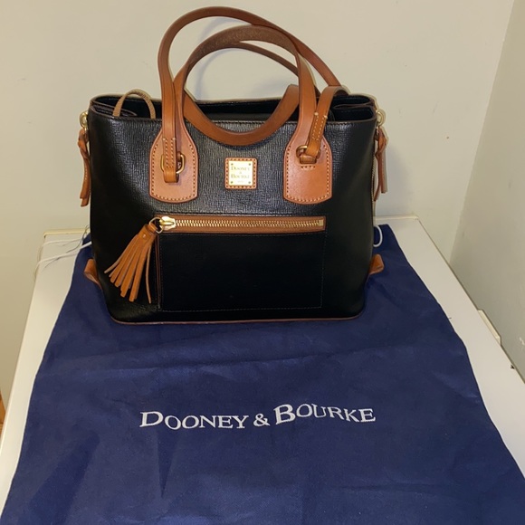 Dooney & Bourke double straps bag with wallet